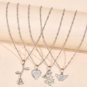 NEW!! 🤍 4pc Charm Necklaces